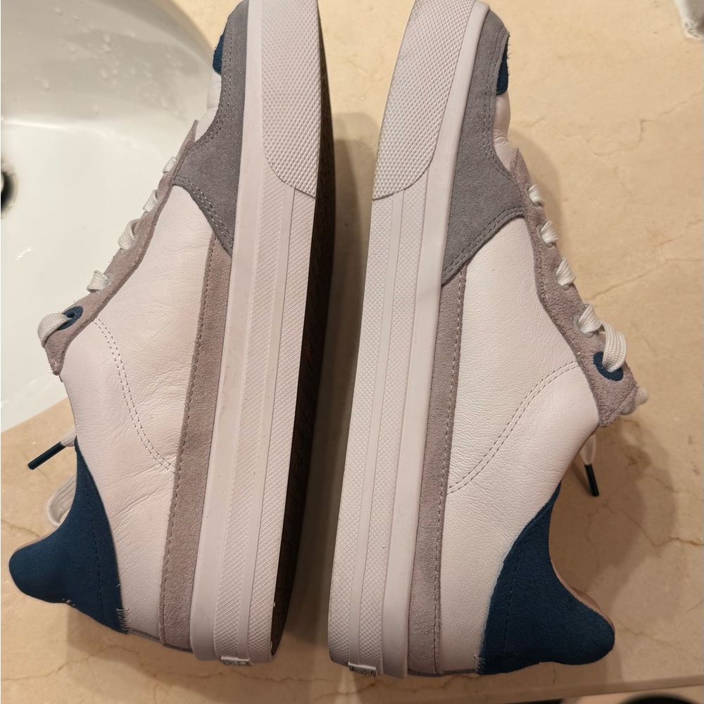 BNWT Taos Pop Soul Leather Sneaker, size 8 - Picture 4 of 6